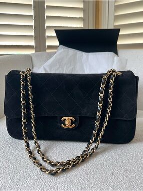 NIB CHANEL 2026 Matthieu Blazy Maxi Flap Black Suede GHW